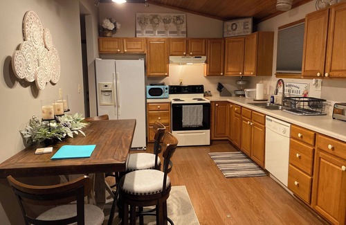 Damascus House | The Cottage at Willow Tree Retreat Damascus, Va