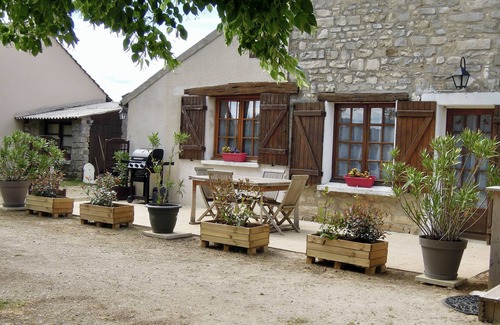 Noisy-sur-Ecole Cottage | The cottage of the three gables Charming house "the blue cedar