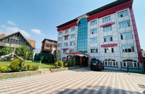 Rajbagh Hotel | The Countryside Stays