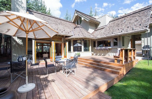 Warm Springs House | The Creekbend House | Waterfront + Steps to Baldy