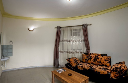 Kyesero Hotel | THE CRESTED CRANE BWINDI HOTEL