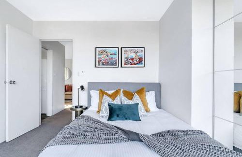 Crows Nest Apartment | 'the Crows Nest' - Stylish & Chic, North Sydney