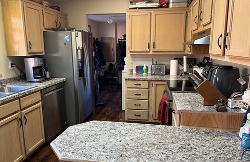 Yakima House | The Cub, Cozy Home on acreage - tranquil yet minutes from town.