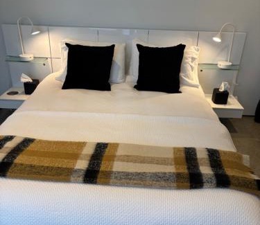 Cowichan Bay Apartment | The Cube Cow Bay Suite
