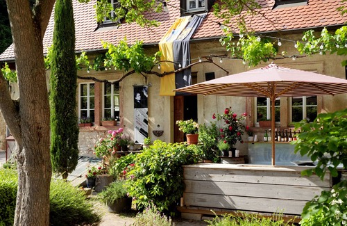 Neustadt-Haardt Apartment | The old schoolhouse on the Schlossberg in 1728