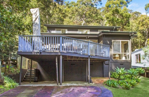 Pearl Beach House | The Deck @ Pearlie - Family Friendly & Wifi included