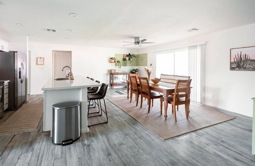 Tempe House | The Desert Inn - Centrally located home. 4BR with pool. Sleeps up to 10!