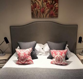 Bourton Hotel | The Dial House