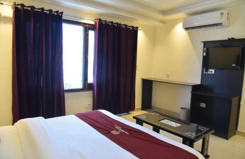 Katra Hotel | The Divine Oak Golden Leaf