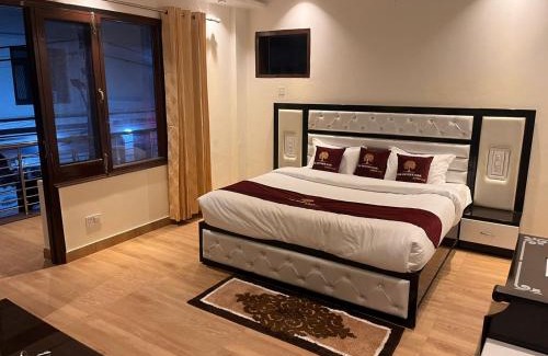 Katra Hotel | The Divine Oak Golden Leaf