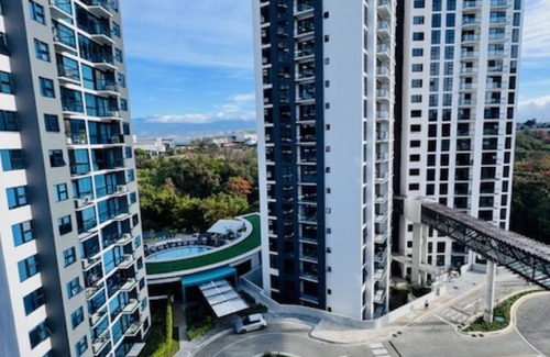 San Jose Apartment | The Dorian-Luxurious Chic 1-Bdr Apt- AC,Gym,Pool,WiFi, Minutes from SJO Airport