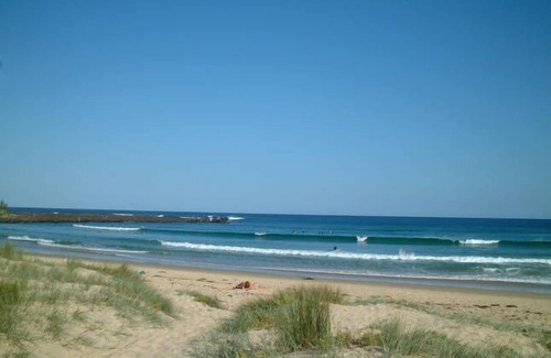 Broulee House | The Dunes, Broulee Beach, Luxury 3 bedroom, 2 bathrooms, linen provided.