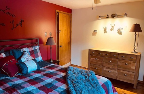 Murray Harbour Bed & Breakfast | The Eagle Room at Forest & Lake PEI B&B in Murray Harbour PEI