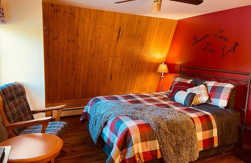 Murray Harbour Bed & Breakfast | The Eagle Room at Forest & Lake PEI B&B in Murray Harbour PEI