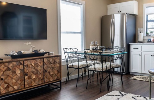 Decatur Apartment | The Eagle's Nest: A Charming Oasis Minutes from Decatur Square