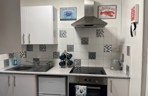 Eastbourne City Centre Apartment | "The Eastbourne" Pet Friendly Seafront Apartment