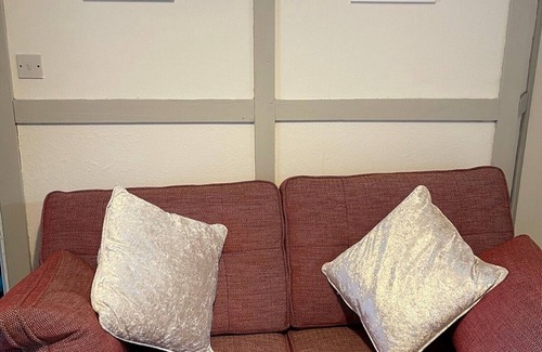 Eastbourne City Centre Apartment | "The Eastbourne" Pet Friendly Seafront Apartment