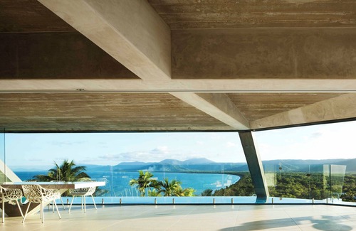 Port Douglas Villa | 'The Edge' Port Douglas - A luxury unique experience
