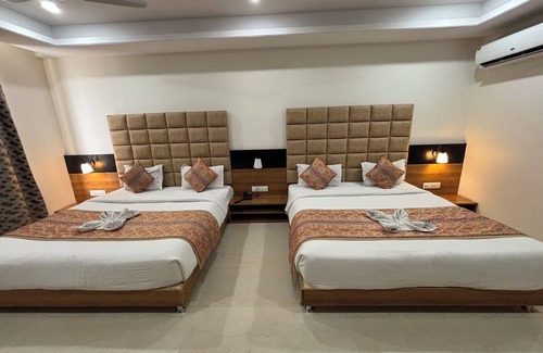 Chittorgarh Hotel | The Elegance Resort