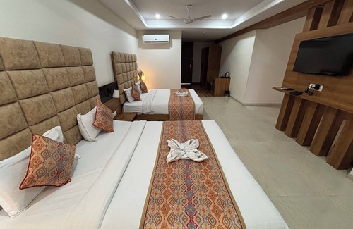 Chittorgarh Hotel | The Elegance Resort