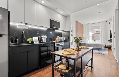 Downtown Apartment | The Elm - Retreat Near Yale, Parking, Gym, Downtown, Wooster Sq & Union Station