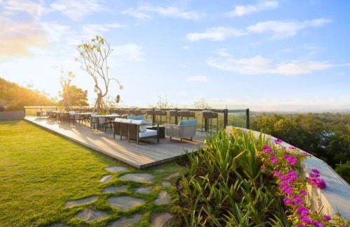 Bukit Villa | The Elston Glorious 6 BR Private Pool Villa ZN40