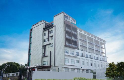 Bullawala Hotel | The Emerald Grand