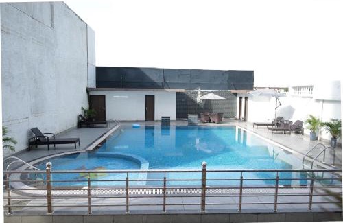 Bullawala Hotel | The Emerald Grand