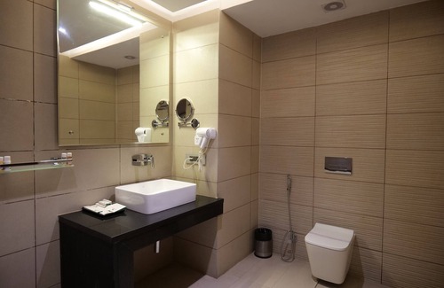 Bullawala Hotel | The Emerald Grand