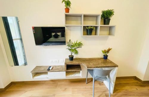 Sushant Lok Hotel | The Empire Stays , Golf Course Road