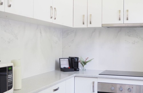 Warners Bay Hotel | The Esplanade Motel