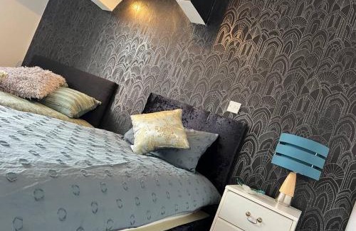 Wigan House | The First-central Wigan 8 guests