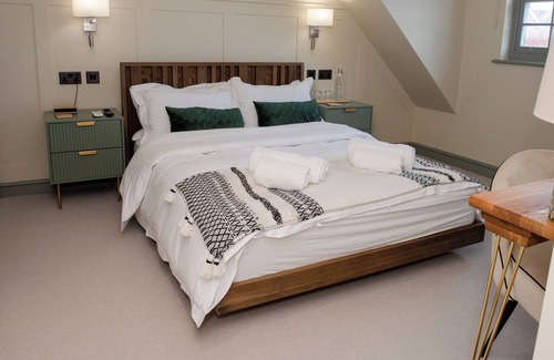 Wivenhoe Hotel | The flag
