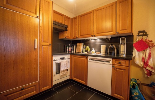 Alpe des Chaux Apartment | The flat is located above the village of Gryon, in Les Verneys Soleil, 2 km from the Fracherets ski