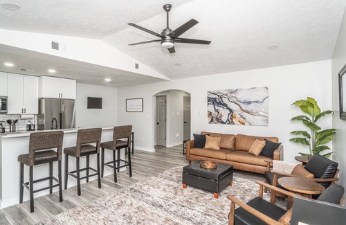 Westover House | The Fort - A family friendly home w/6 Bds and close to base. EV Charger onsite