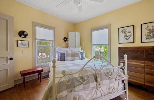 Three Oaks House | The Fourth Oak