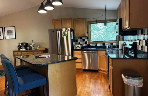 Alpine Lake Apartment | The Fox Den: Perfect Retreat with Double Master Suites, Hot Tub & A/C