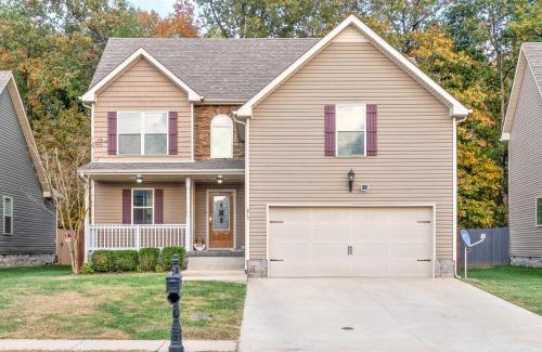 Clarksville House | The Fox House (615 Fox Path) Spacious 3-Bedroom Home in Clarksville, TN