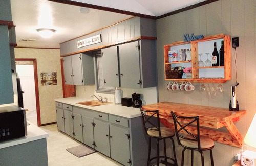 Franklin Cabin | The Franklin Ranch Hunter's Cabin - 35 Minutes from Texas A&M football!