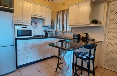 Somerset West Apartment | The Garden Apartment - Roosboom Luxury Facilities in Somerset West, 2 guests