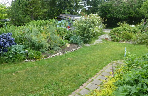Point Roberts Cottage | The Garden Cottage.Step Back in Time - Experience Nature - with Creative Spirit