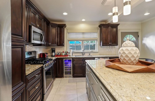 Roseland Terrace Historic District House | The Garden District Retreat - close to everything!