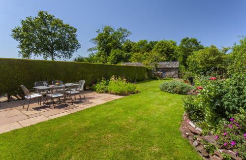 Fiddington Apartment | The Garden Flat at Jacobs Pond Nr Monksilver
