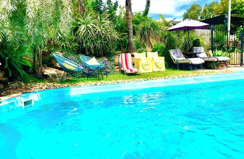 Seacliff Park House | The Garden POOL & SPA housenBy the ocean