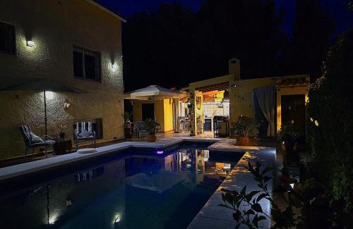 La Nucia House | The Garden RA Floor Private Rooms, Pool, Garden Access