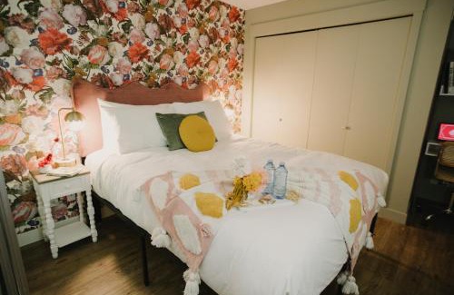 Downtown Victoria Hotel | The Garden Room at Waddington Flats