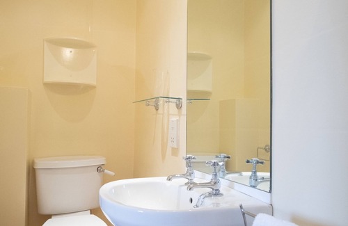 Kirkcudbright Hotel | The Garret