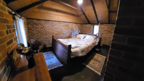Katrine Apartment | The Gate House, 2 storey Historic Accommodation with mod cons