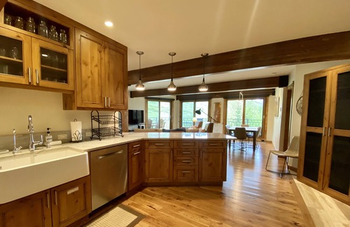 Crested Butte Condo | The Gateway Paradise! 2 bedroom You want to Ski-in/Ski-out the Gateway Paradise!