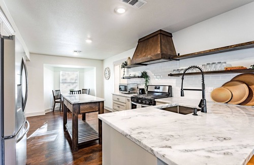 Lacy-Lakeview House | The Gathering Place